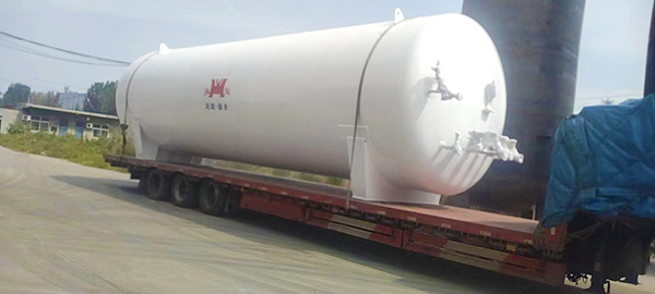 臥式低溫儲罐發(fā)貨現場